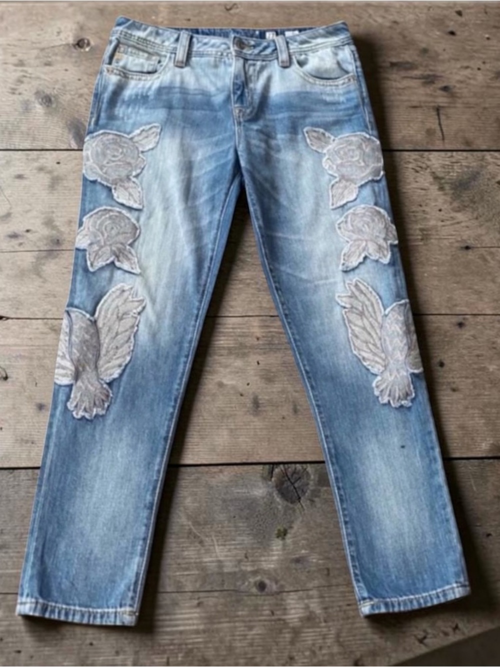 Miss Me Boyfriend Light Wash Ankle Floral Embroidered Jeans